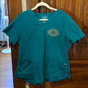 Size large Cherokee Packer Scrub Top